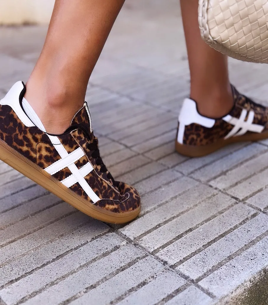 Sneakers Retro Animal Print